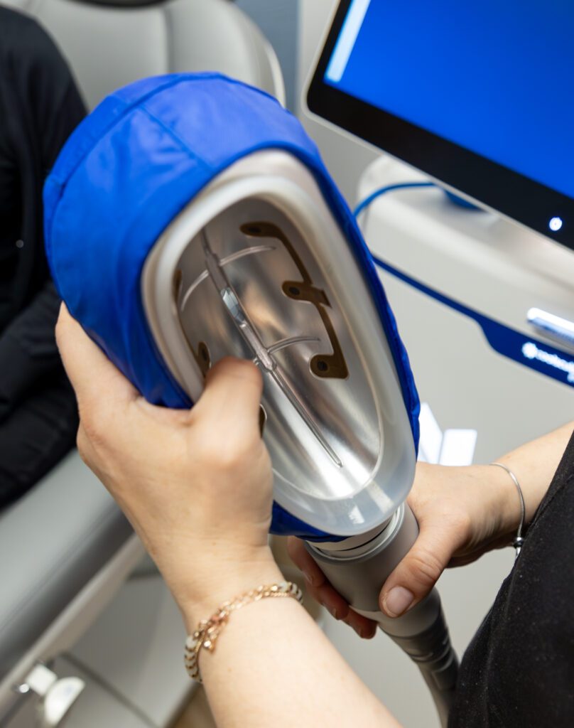 Close-up of cryolipolysis cooling device